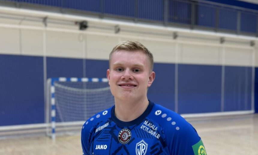 ÍR)