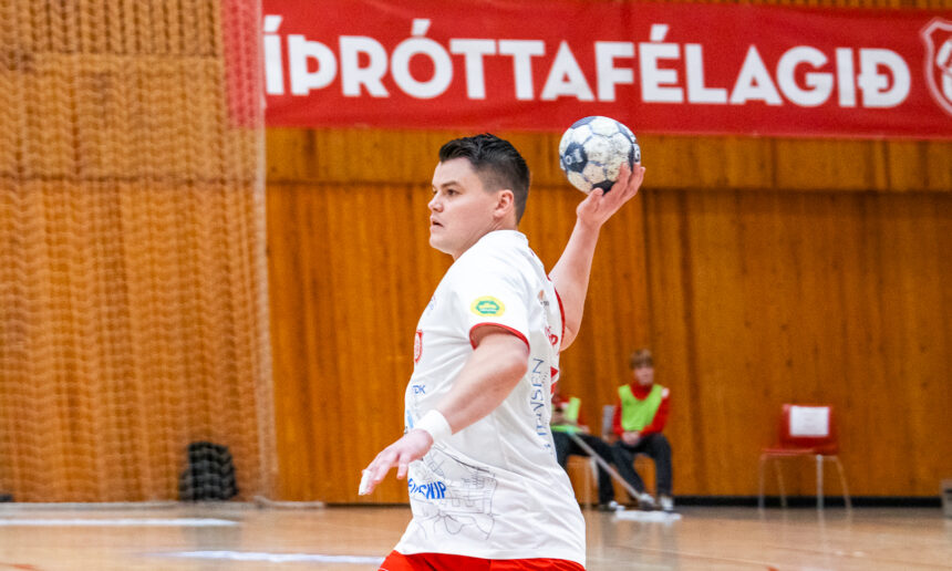 Egill Bjarni Friðjónsson)